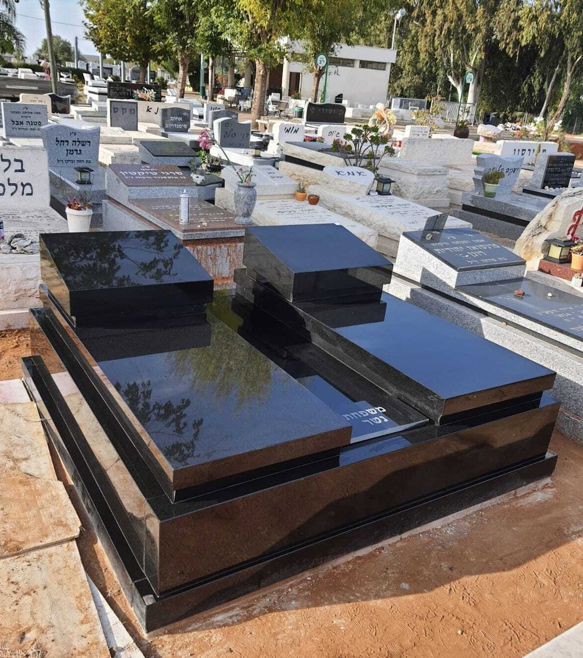 מצבות חסון - דוגמת מצבה 1