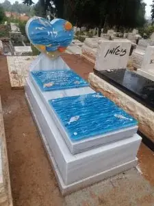מצבות סלעי זכוכית - תמונה 3