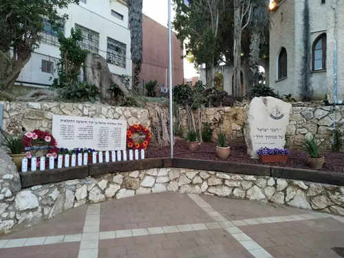 מק'ט 269. אנדרטה