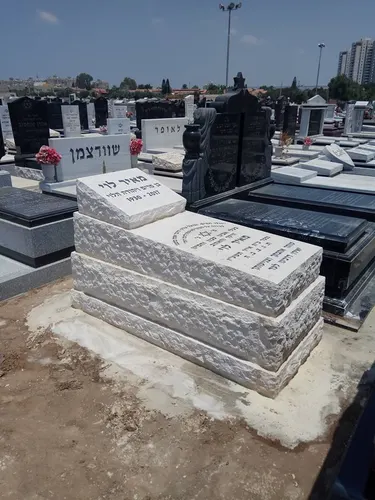 מק'ט 393. מצבה חברון