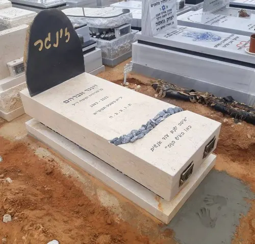 מק'ט 432. מצבה ליחיד