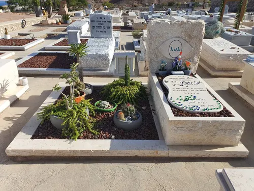 מק'ט 482. מצבה לקבר כפול