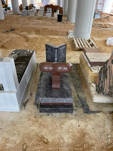 מק'ט 596. מצבה מיוחדת