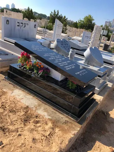 מק'ט 628. צפה גרניט שחור