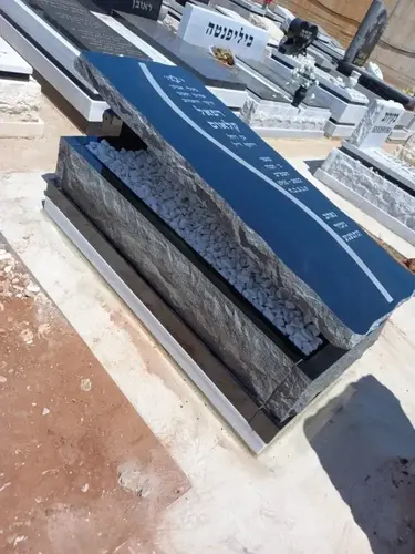 מק'ט 855. מצבה צפה