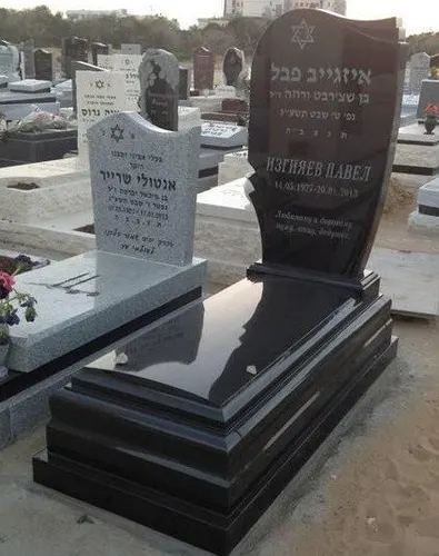 מצבה גבוהה מעוצבת מגרניט שחור - מק"ט 5017