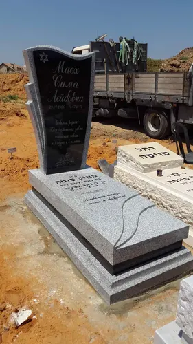 מצבה גבוהה משולבת גרניט אפור ושחור - תמונה מספר 5607