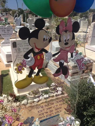 דוגמאות מצבות זכוכית ומצבות סלעי זכוכית