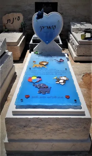 דוגמאות מצבות זכוכית ומצבות סלעי זכוכית