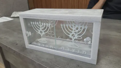 בית למספר נרות למצבה 4015