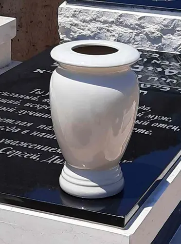כד לבן למצבה 5003