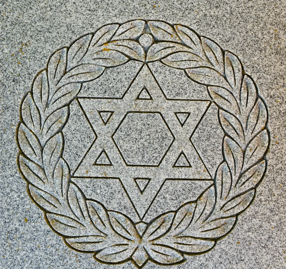 סמלים על מצבות - תמונה 3
